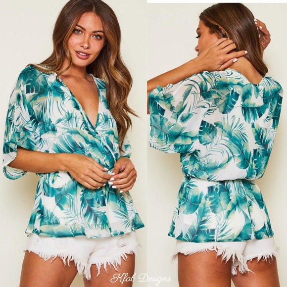 ❤️LAST! V Neck V Neck Surplice Gathered Waist Top! - Picture 2 of 9